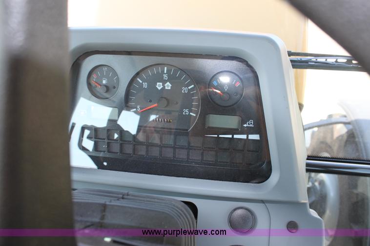 image for item A3687 AGCO Challenger MT425B MFWD tractor