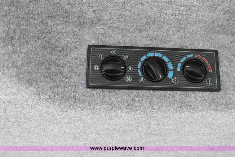 image for item A3687 AGCO Challenger MT425B MFWD tractor