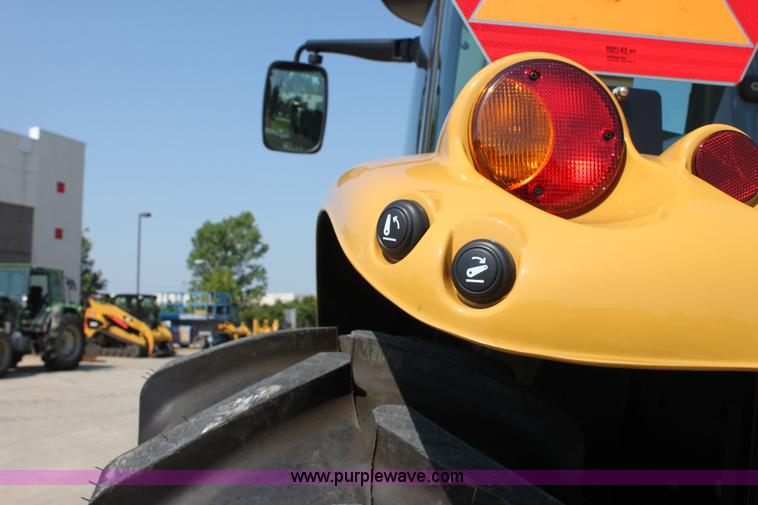 image for item A3687 AGCO Challenger MT425B MFWD tractor