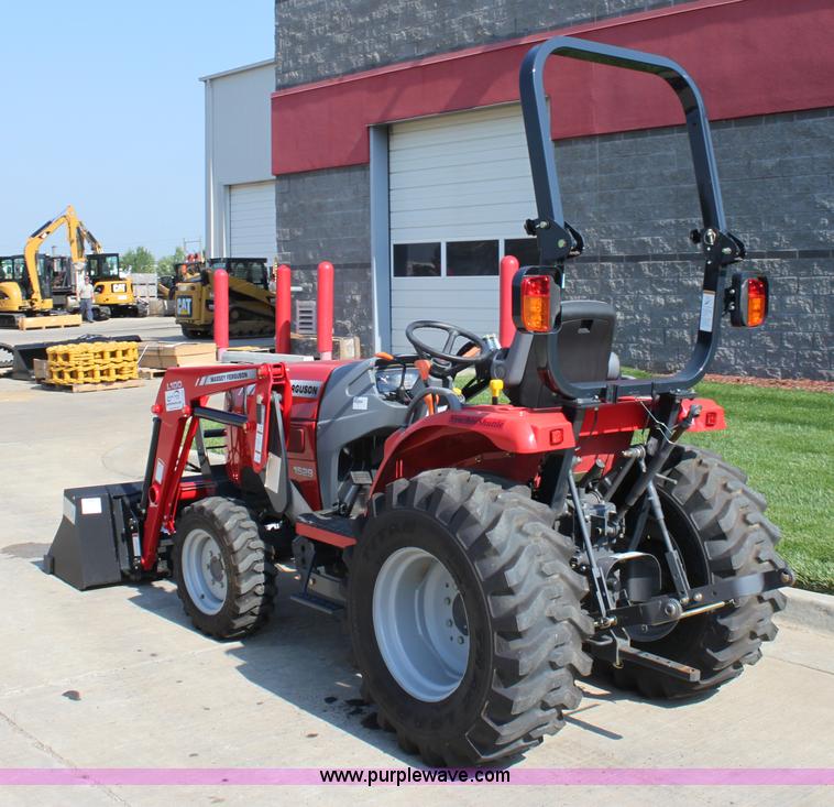 image for item A3688 Massey-Ferguson 1529 MFWD tractor with loader