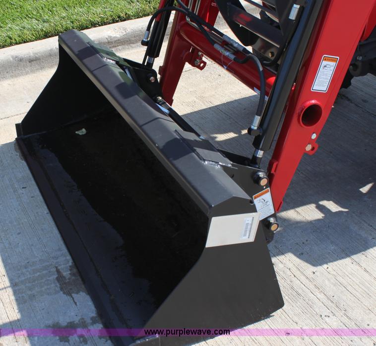 image for item A3688 Massey-Ferguson 1529 MFWD tractor with loader