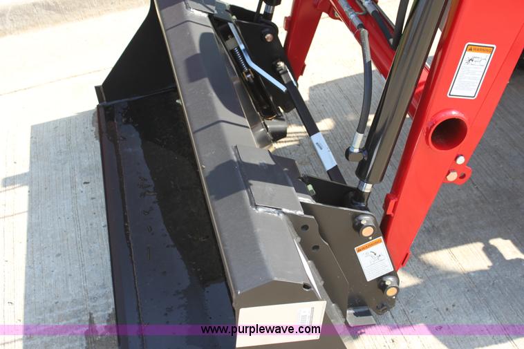 image for item A3688 Massey-Ferguson 1529 MFWD tractor with loader