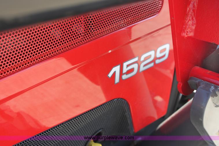 image for item A3688 Massey-Ferguson 1529 MFWD tractor with loader