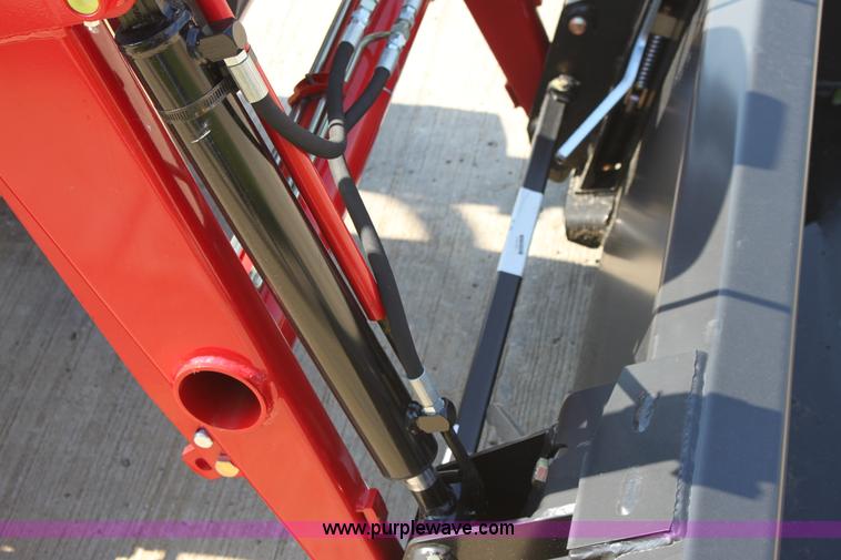 image for item A3688 Massey-Ferguson 1529 MFWD tractor with loader