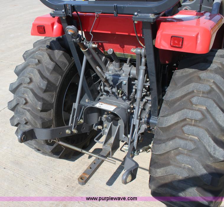 image for item A3688 Massey-Ferguson 1529 MFWD tractor with loader