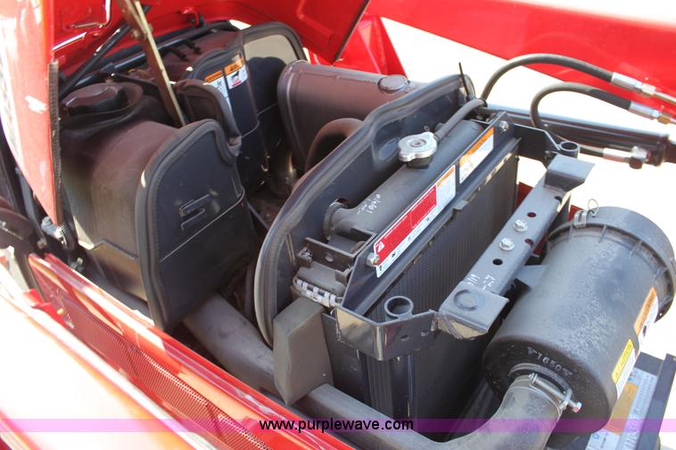 image for item A3688 Massey-Ferguson 1529 MFWD tractor with loader