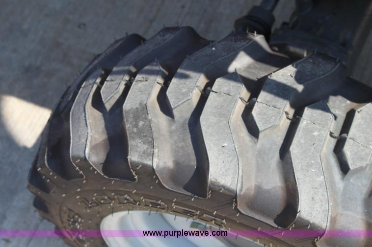 image for item A3688 Massey-Ferguson 1529 MFWD tractor with loader