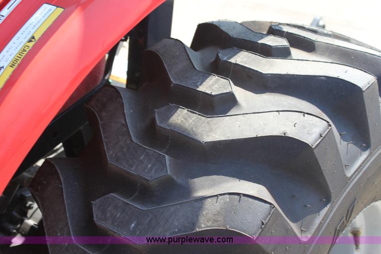 image for item A3688 Massey-Ferguson 1529 MFWD tractor with loader