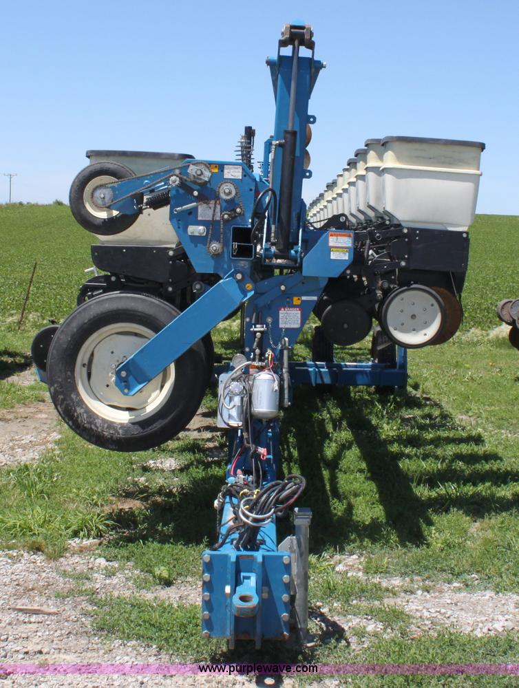 image for item A3695 Kinze 3600 Twin-Line 16/31 row planter