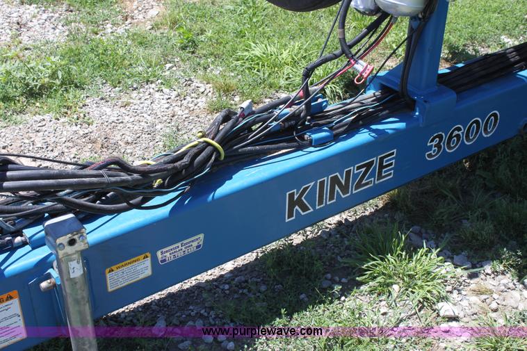 image for item A3695 Kinze 3600 Twin-Line 16/31 row planter