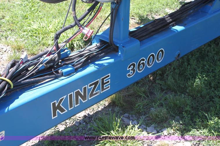 image for item A3695 Kinze 3600 Twin-Line 16/31 row planter