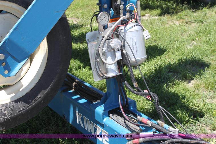 image for item A3695 Kinze 3600 Twin-Line 16/31 row planter
