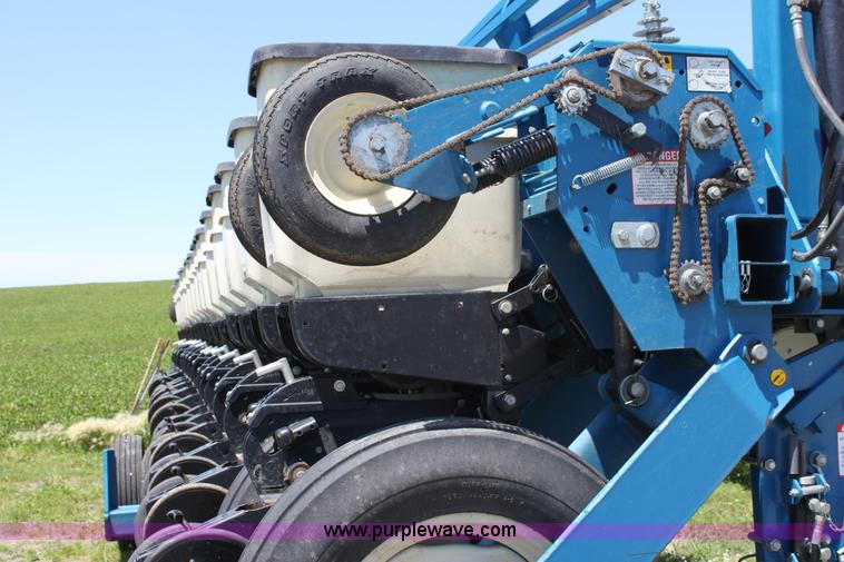 image for item A3695 Kinze 3600 Twin-Line 16/31 row planter