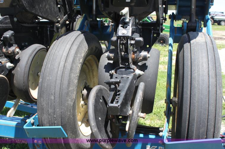 image for item A3695 Kinze 3600 Twin-Line 16/31 row planter