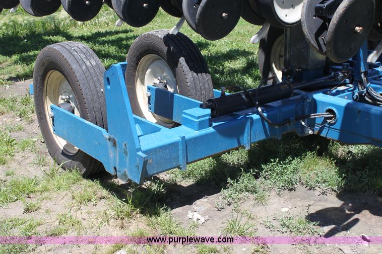 image for item A3695 Kinze 3600 Twin-Line 16/31 row planter