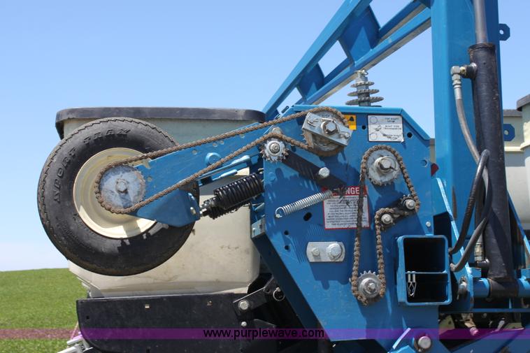 image for item A3695 Kinze 3600 Twin-Line 16/31 row planter