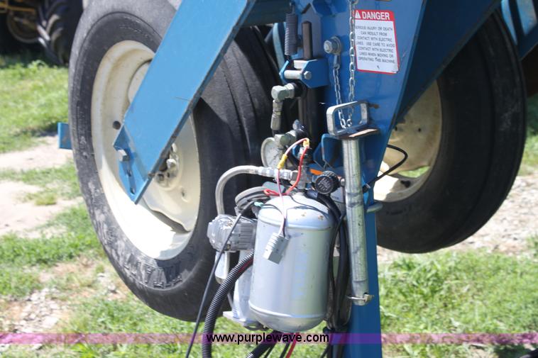 image for item A3695 Kinze 3600 Twin-Line 16/31 row planter