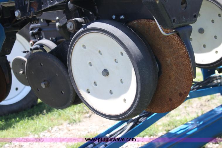 image for item A3695 Kinze 3600 Twin-Line 16/31 row planter