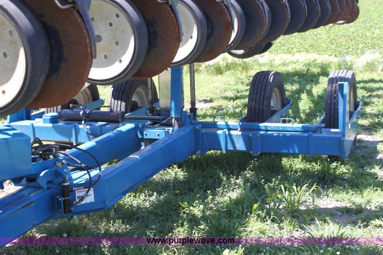 image for item A3695 Kinze 3600 Twin-Line 16/31 row planter