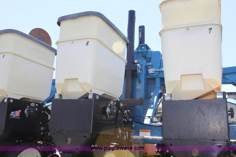 image for item A3695 Kinze 3600 Twin-Line 16/31 row planter