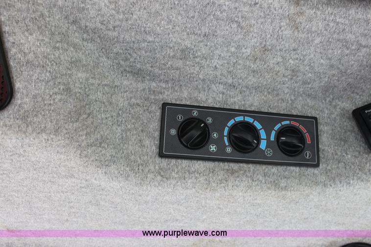 image for item A3702 2006 Massey-Ferguson 5455 MFWD tractor