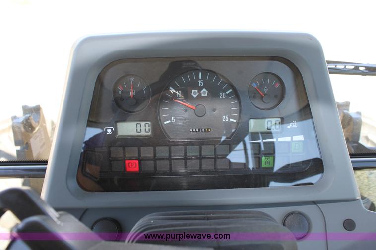 image for item A3703 2010 AGCO Challenger MT425B MFWD tractor