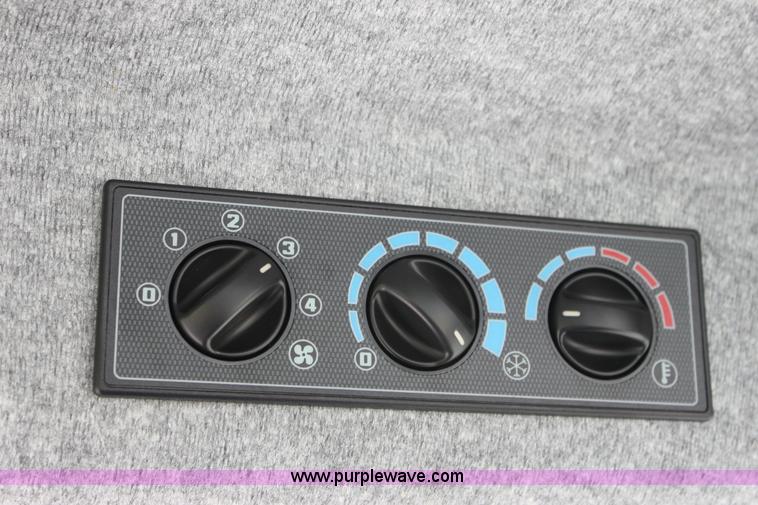 image for item A3703 2010 AGCO Challenger MT425B MFWD tractor