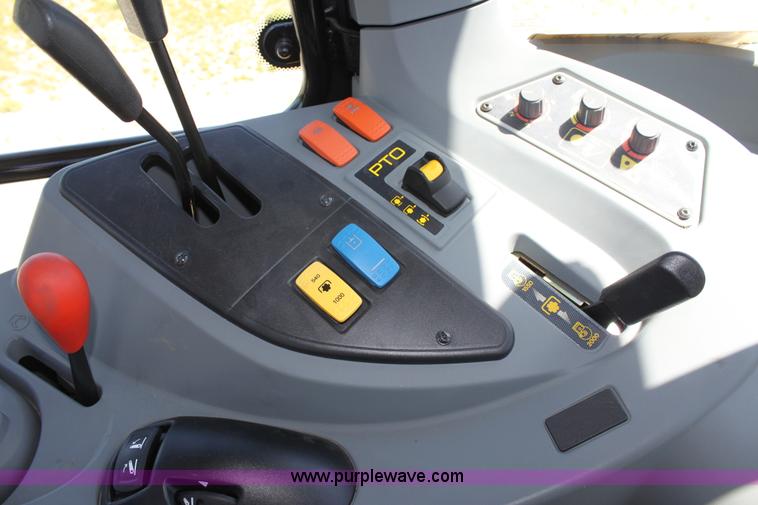 image for item A3703 2010 AGCO Challenger MT425B MFWD tractor