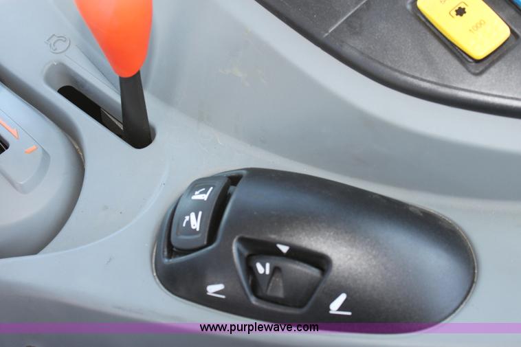 image for item A3703 2010 AGCO Challenger MT425B MFWD tractor