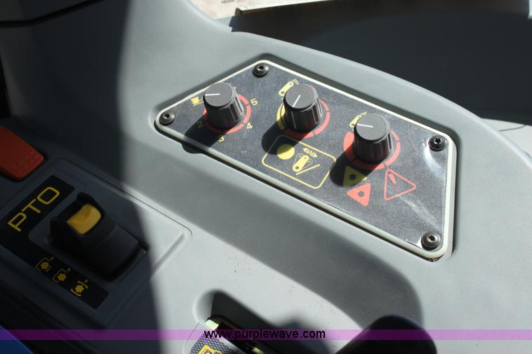 image for item A3703 2010 AGCO Challenger MT425B MFWD tractor