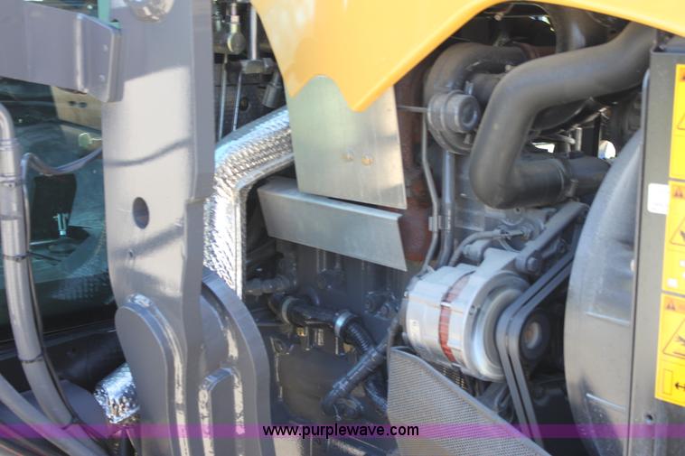 image for item A3703 2010 AGCO Challenger MT425B MFWD tractor