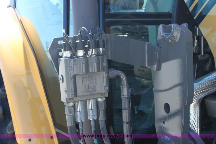 image for item A3703 2010 AGCO Challenger MT425B MFWD tractor