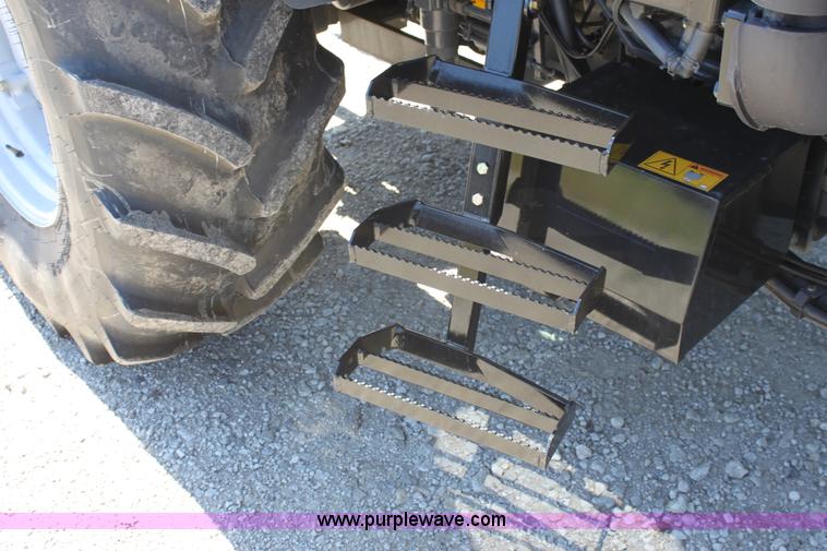 image for item A3703 2010 AGCO Challenger MT425B MFWD tractor