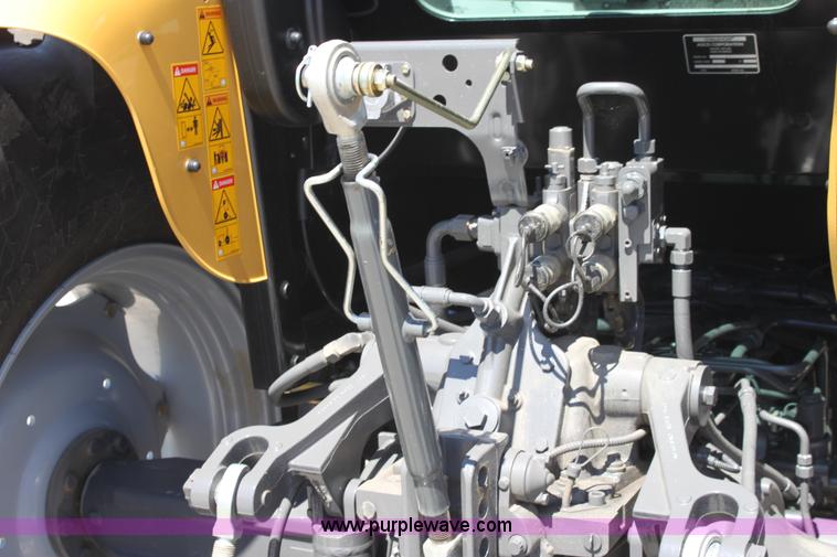 image for item A3703 2010 AGCO Challenger MT425B MFWD tractor