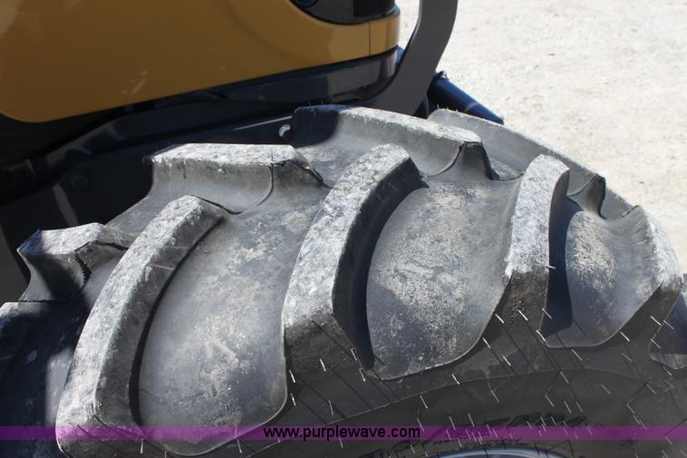 image for item A3703 2010 AGCO Challenger MT425B MFWD tractor