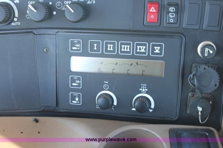 image for item A3705 2000 John Deere 9400T tractor