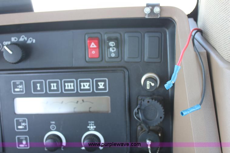 image for item A3705 2000 John Deere 9400T tractor