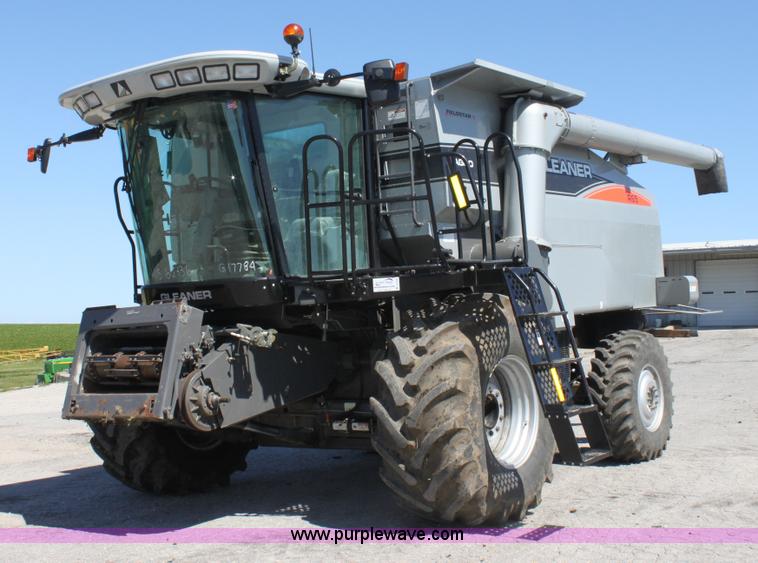 image for item A3709 2007 AGCO Gleaner R65 RWA combine