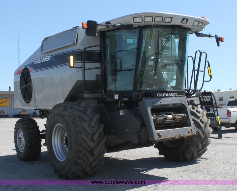 image for item A3709 2007 AGCO Gleaner R65 RWA combine
