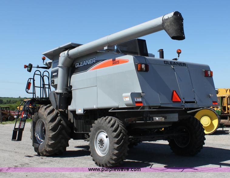 image for item A3709 2007 AGCO Gleaner R65 RWA combine