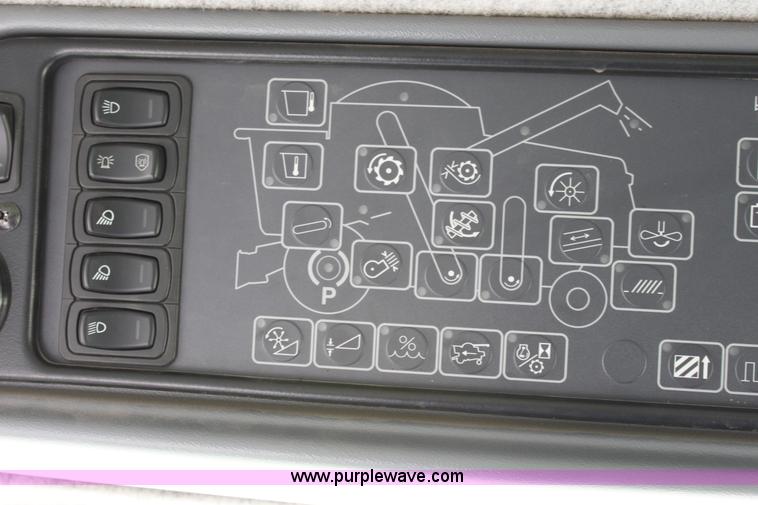 image for item A3709 2007 AGCO Gleaner R65 RWA combine