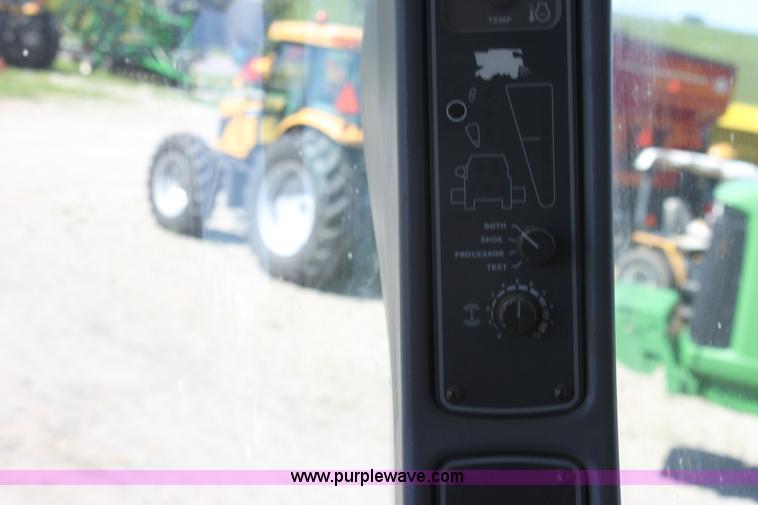 image for item A3709 2007 AGCO Gleaner R65 RWA combine