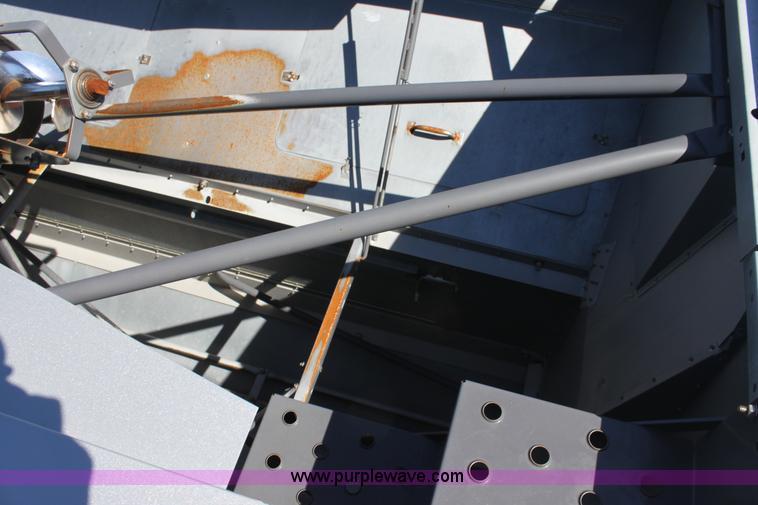 image for item A3709 2007 AGCO Gleaner R65 RWA combine