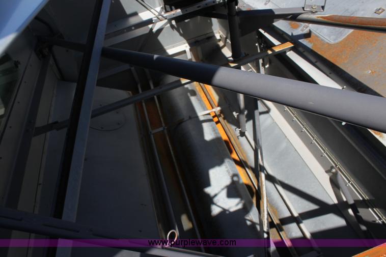 image for item A3709 2007 AGCO Gleaner R65 RWA combine