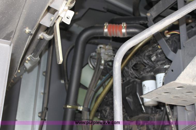 image for item A3709 2007 AGCO Gleaner R65 RWA combine