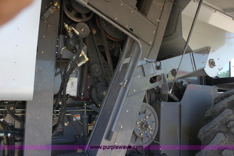 image for item A3709 2007 AGCO Gleaner R65 RWA combine