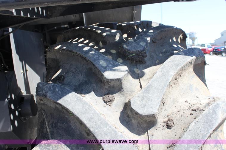 image for item A3709 2007 AGCO Gleaner R65 RWA combine