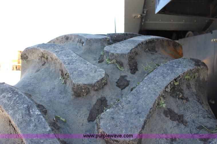 image for item A3709 2007 AGCO Gleaner R65 RWA combine