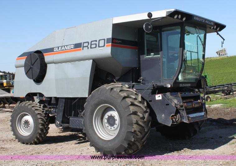 image for item A3713 Gleaner R60 RWA combine