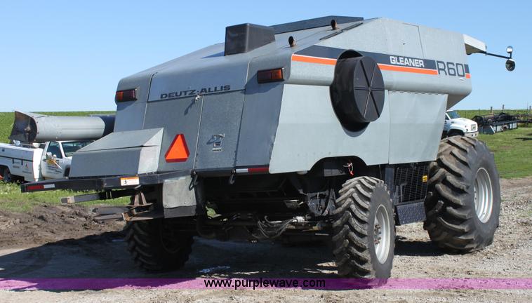 image for item A3713 Gleaner R60 RWA combine